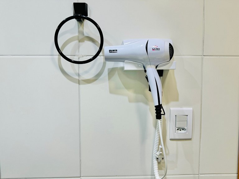 Estúdio Aconchegante com Vista para Piscina